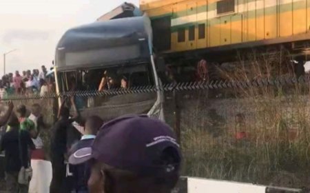 Breaking: Train Crushes BRT Bus In Lagos, Many Feared Dead