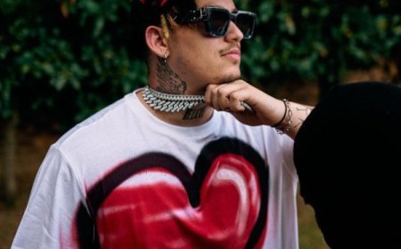 South African Musician Dies on Stage