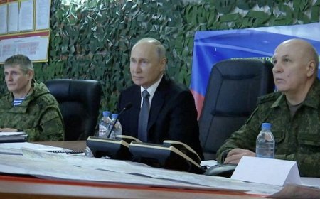 Putin Visits Two Fronts in Southern Ukraine