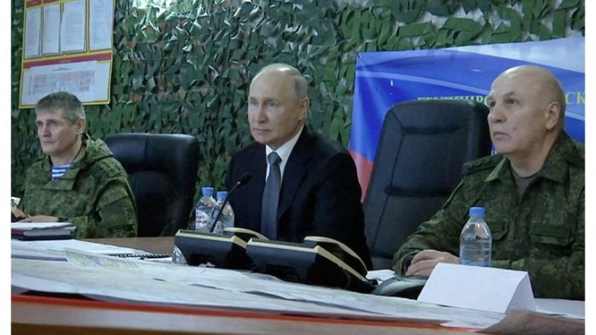 Putin Visits Two Fronts in Southern Ukraine