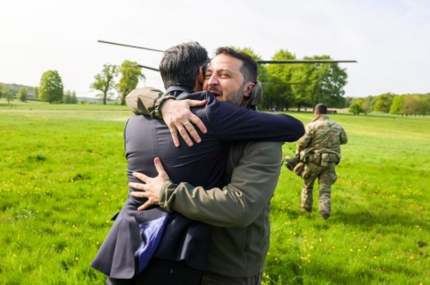Zelensky Arrives London, Meets Sunak