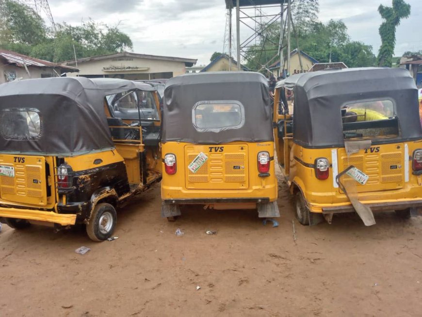 Anambra Police Busts Armed Robbery Gang, Recovers Lethal Weapons, Stolen Tricycles