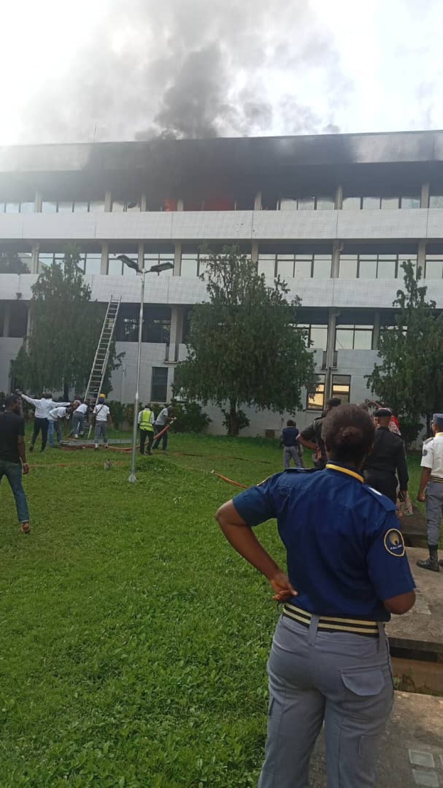 Breaking: Fire Razes Supreme Court
