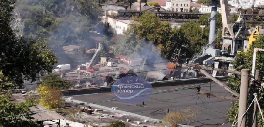Ukraine Destroys Russian Fleet Ship in Crimean
