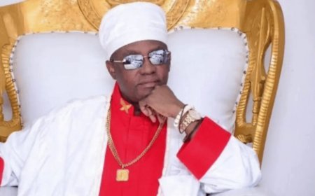 Oba Ewuare II Receives Stolen Benin Artefacts