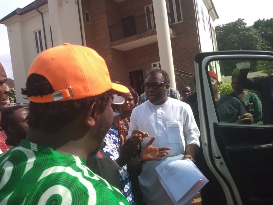Ahead Anambra 2025: Chukwuma Inaugurates Manifesto Committee, Presents Vehicle to State APC Youth Wing