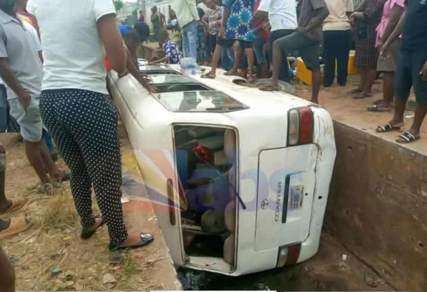 Double Tragedy: Coaster Bus Crashes, Kills Man Heading to a Burial Ceremony