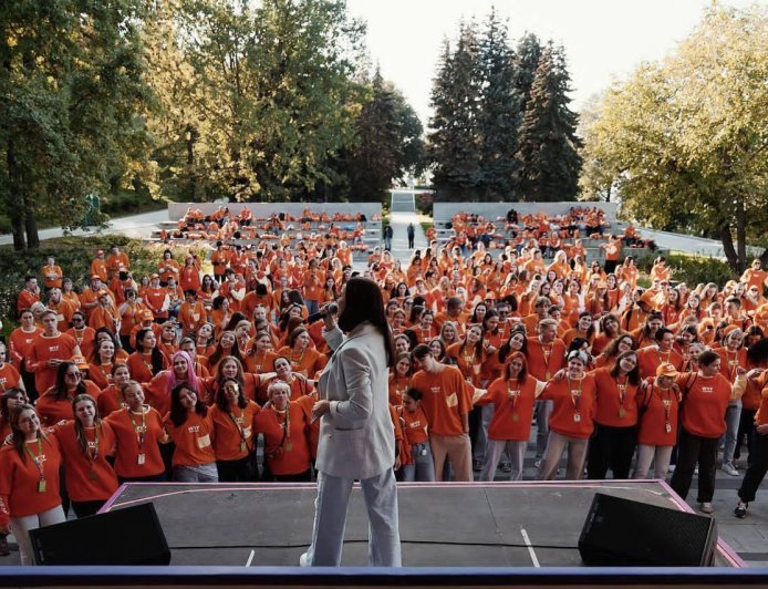 World Youth Assembly Festival Okays 450 Volunteers for Event